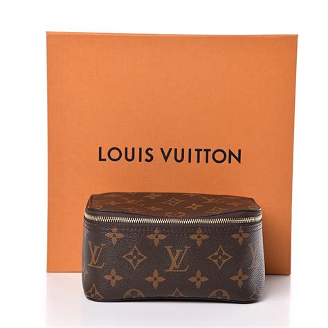 Louis Vuitton packing cube